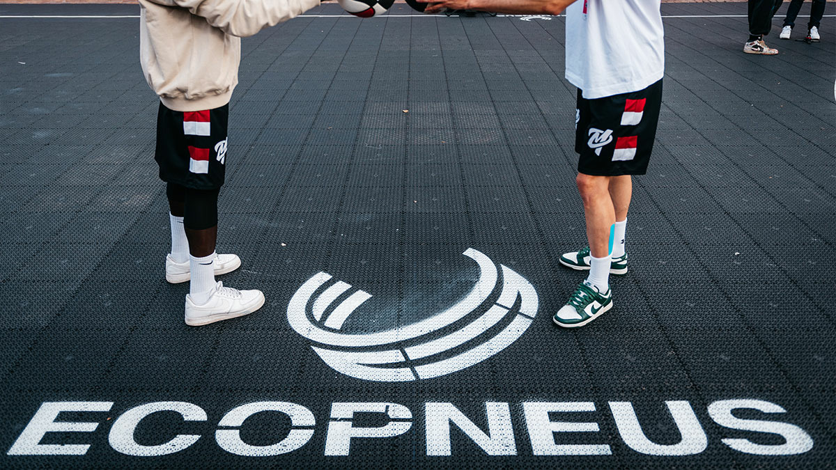 GIOCA SUI CAMPI IN GOMMA RICICLATA 