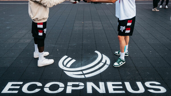 GIOCA SUI CAMPI IN GOMMA RICICLATA 