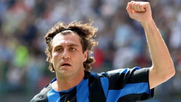  Christian Vieri: Air Bobo